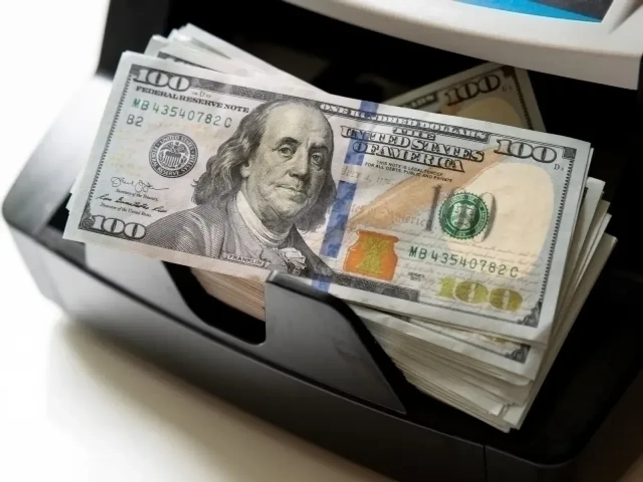 3 sentyabr kuni dollar kursi pasayishi kutilmoqda