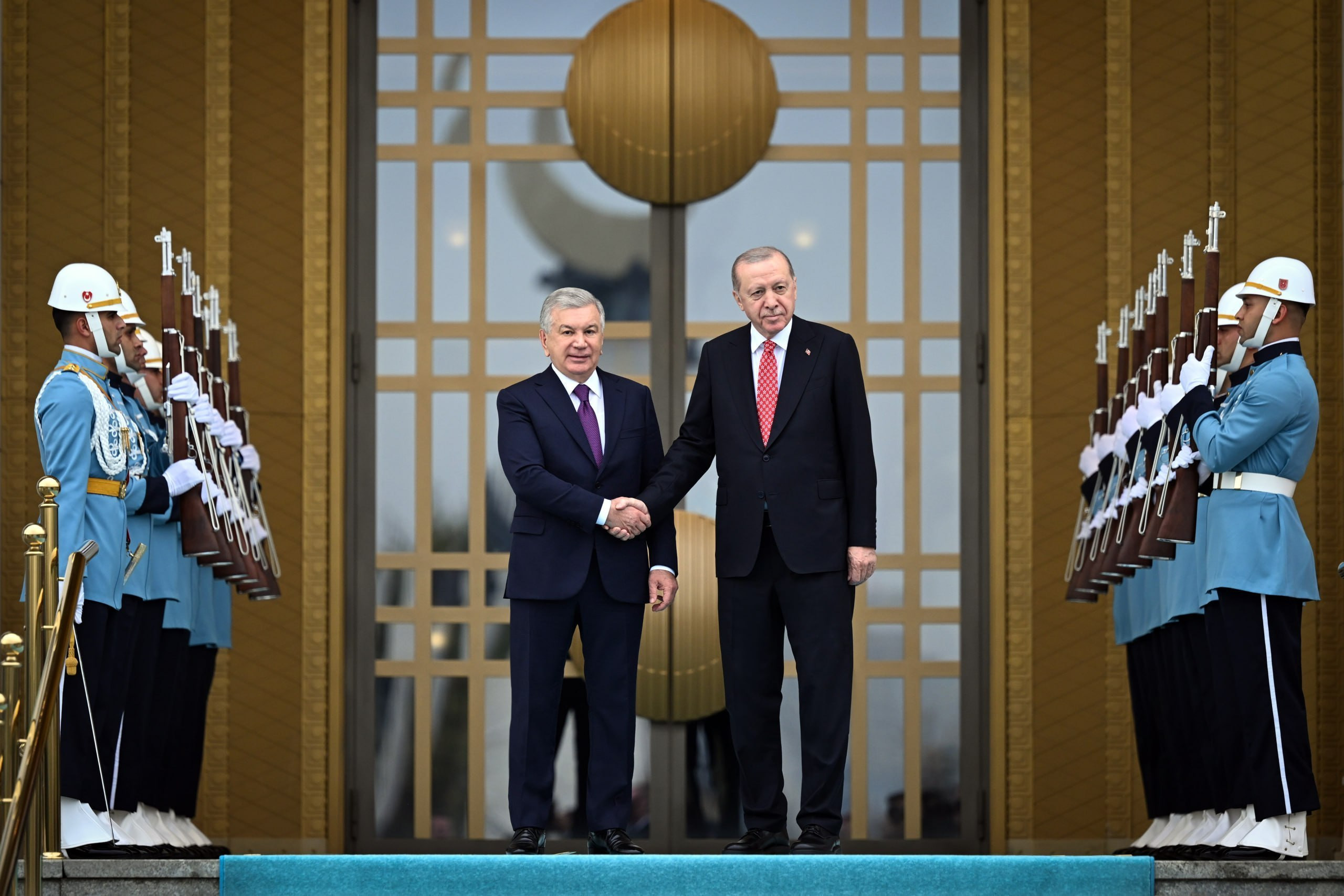 Şavkat Mirziyoyev Turkiya Respublikasi Prezidenti Rejep Tayyip Erdoğan bilan uçraşuv ötkazdi