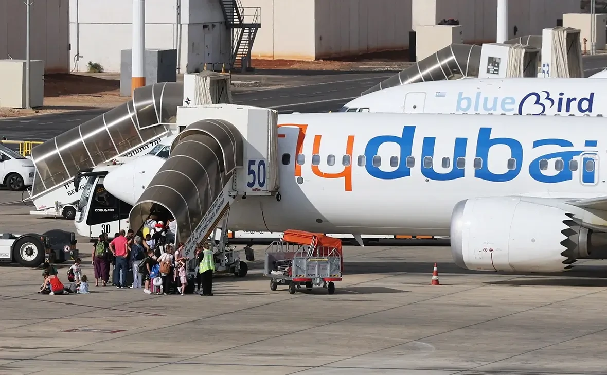 Израильские спецслужбы проверяют версию о попытке пилота Flydubai направить самолет в небоскреб