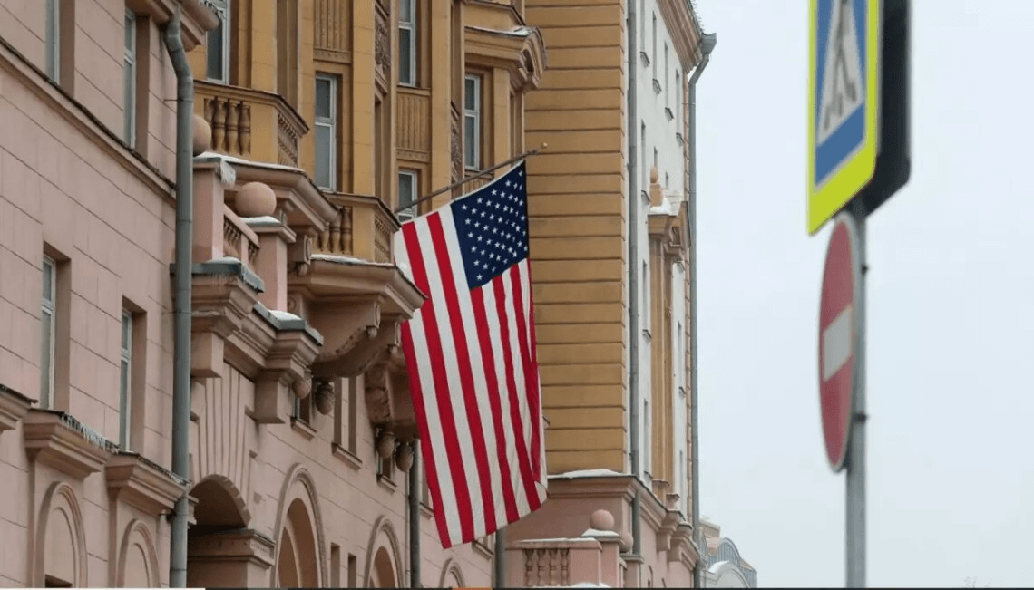 Посольство США призвало американцев покинуть Россию на фоне сообщений о возможной чуме