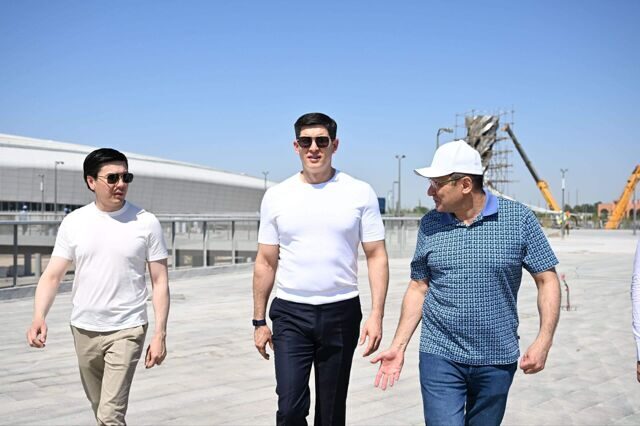 Руководители спортивных структур осмотрели ход строительства Олимпийского городка